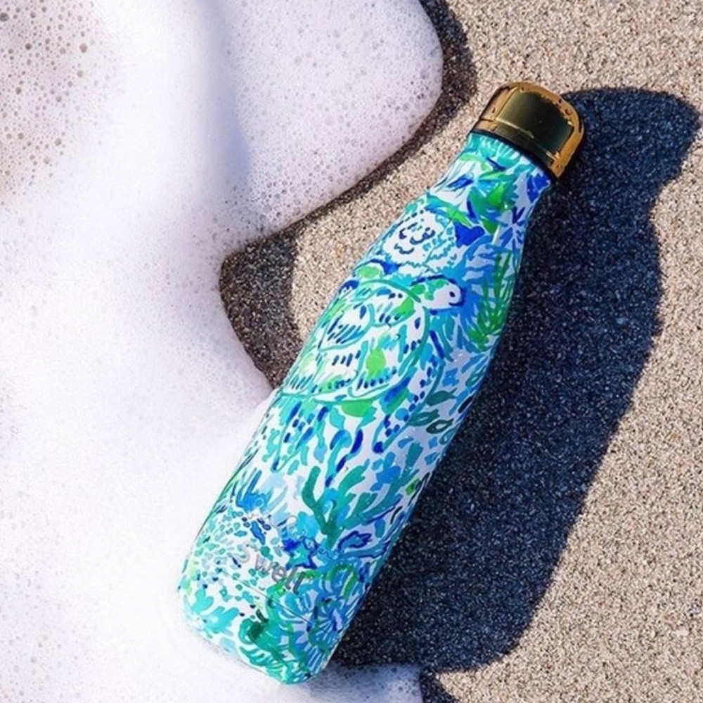 NWT Lilly Pulitzer S'well Bottle Race to the Waves 🐢